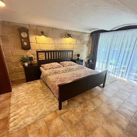 Apartment Holin